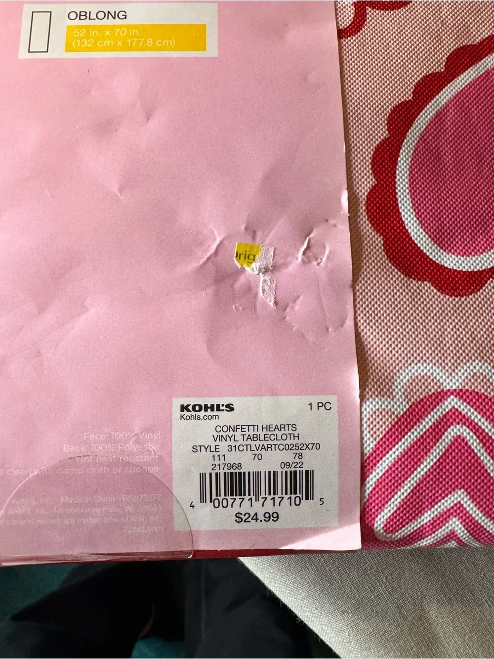 Celebrate Together Valentine Hearts Vinyl Tablecloth 52x70 Oblong Pink Red NWT